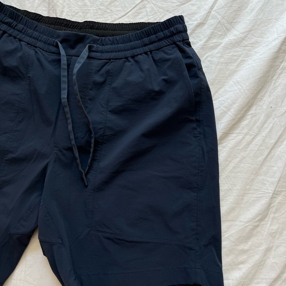 Lululemon navy Bowline shorts 8” inseam. Men’s Large - Picture 2 of 5